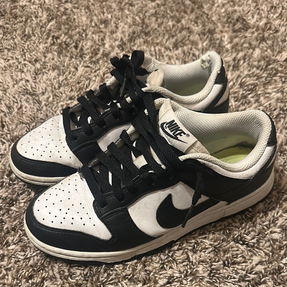 Nike Black and White Women's Sneakers